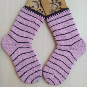 Розовые теплые шерстяные вязаные носки с шоколадными полосками Женский подарок подруге. Фото №4