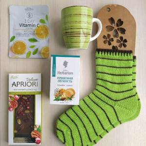 Салатовый гифт-бокс с носочками RussianSocks ручной работы Нежный подарок девушке. Фото №4