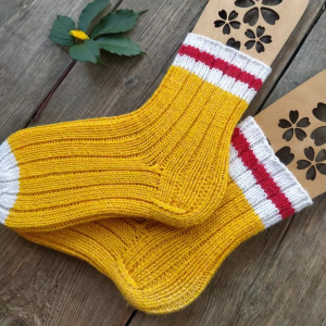 Желтые вязаные носки RussianSocks жёлтый цвет желток цыпленок цыплячий. Фото №6