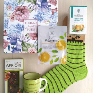 Салатовый гифт-бокс с носочками RussianSocks ручной работы Нежный подарок девушке. Фото №2