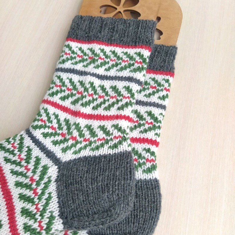Новогодние шерстяные носки ручной вязки RussianSocks