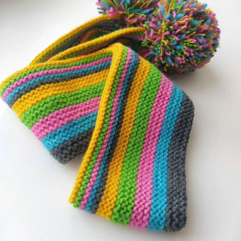 Яркий детский полосатый шарф RussianSocks с большими помпонами