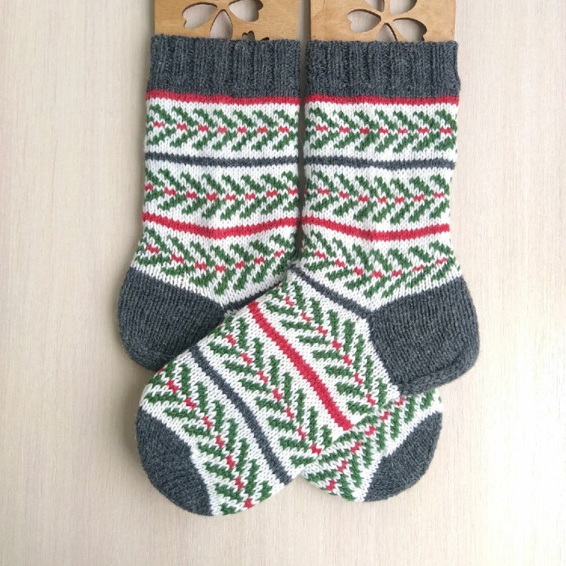 Новогодние шерстяные носки ручной вязки RussianSocks