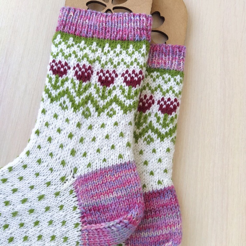 Весенние женские вязаные носки RussianSocks с цветочками