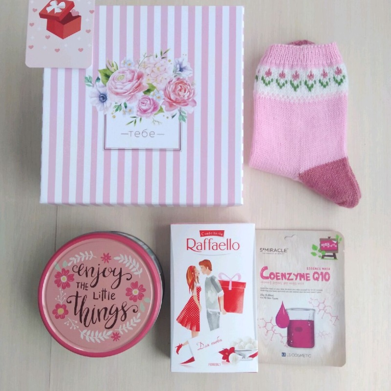 Розовый подарочный набор для нежной девушки