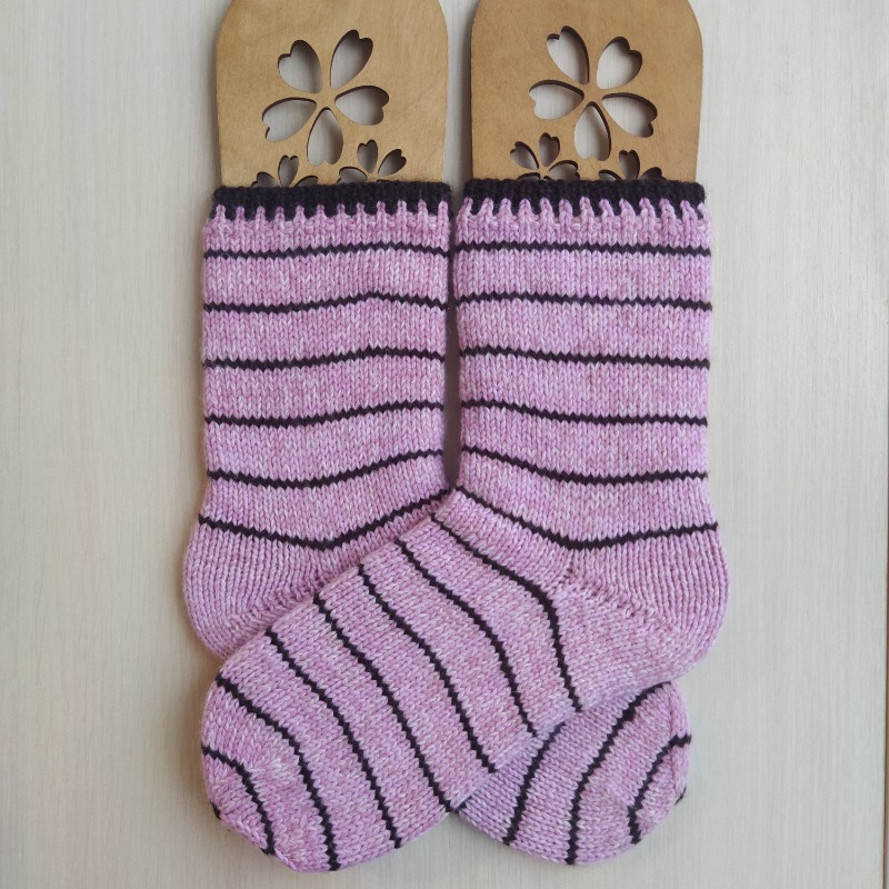 Розовые теплые шерстяные вязаные носки с шоколадными полосками Женский подарок подруге