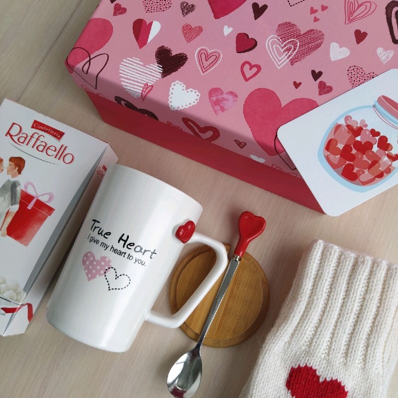 Купить подарочный набор для женщин в коробке подарок жене Москва RussianSocks