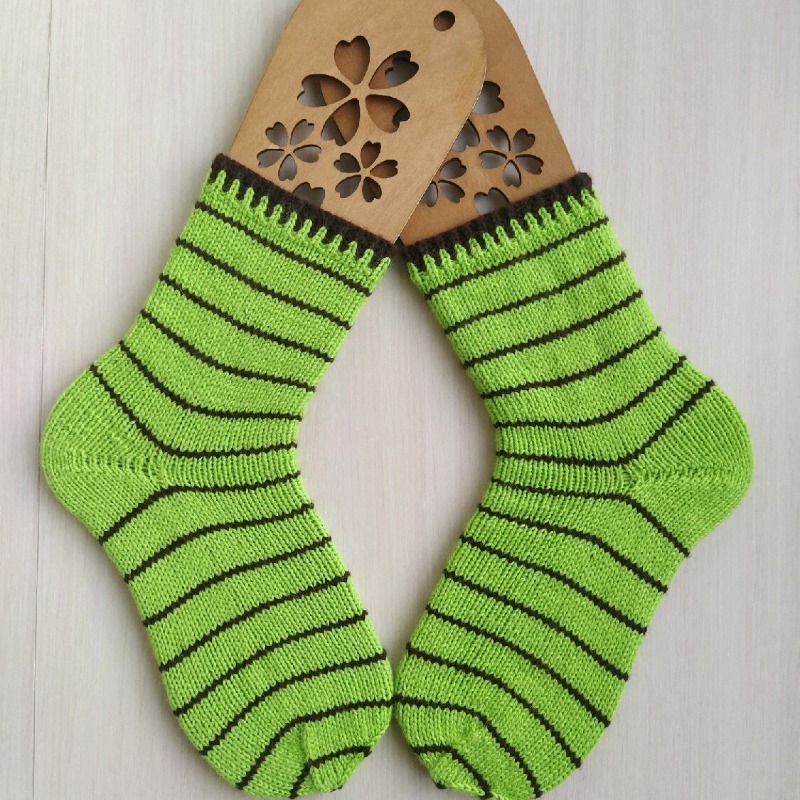 Салатовый гифт-бокс с носочками RussianSocks ручной работы Нежный подарок девушке