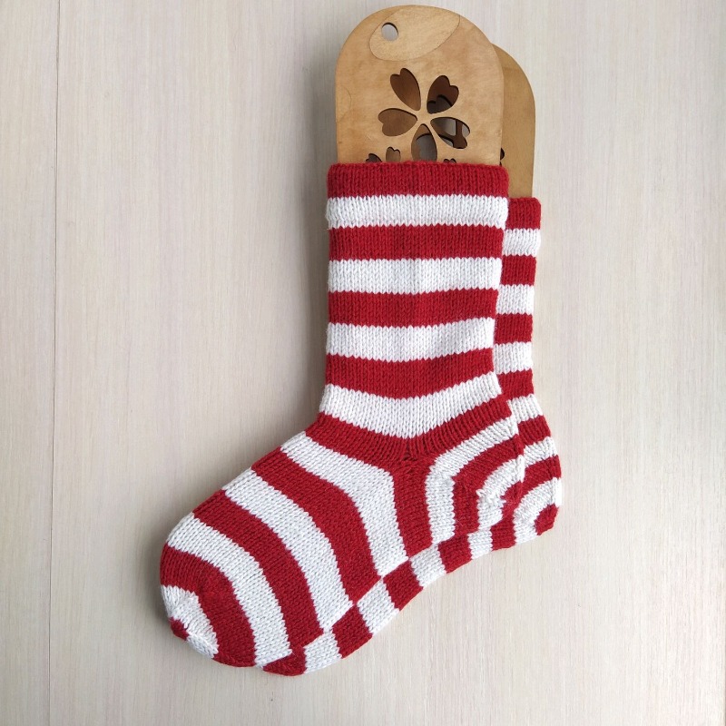 Большой новогодний подарочный набор вязаных носков RussianSocks ручной работы