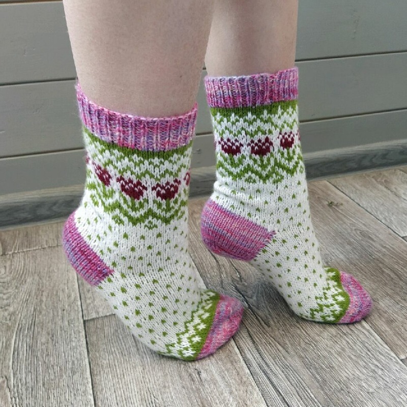 Весенние женские вязаные носки RussianSocks с цветочками