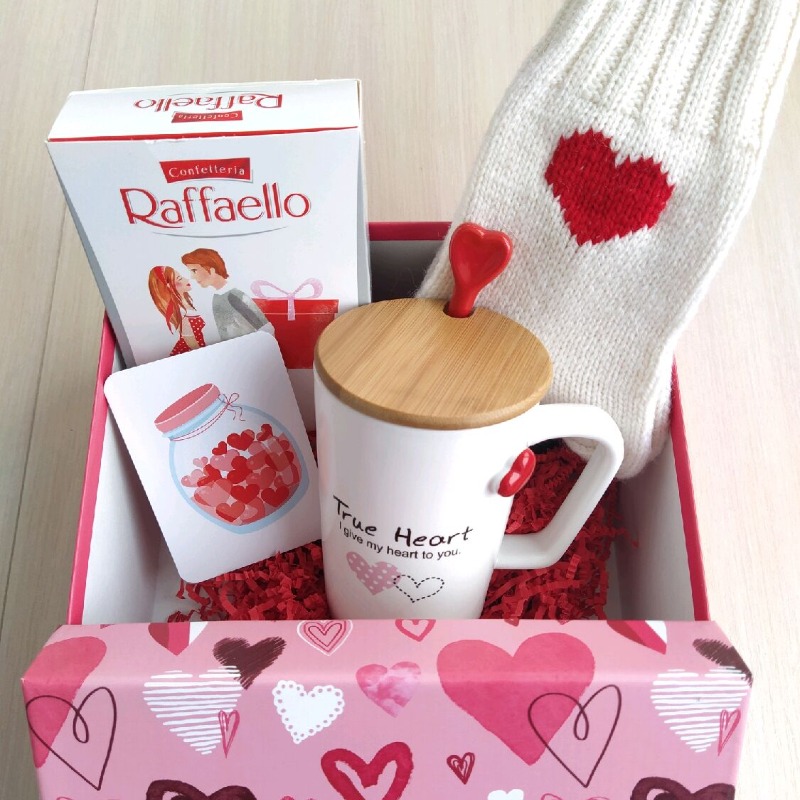 Купить подарочный набор для женщин в коробке подарок жене Москва RussianSocks