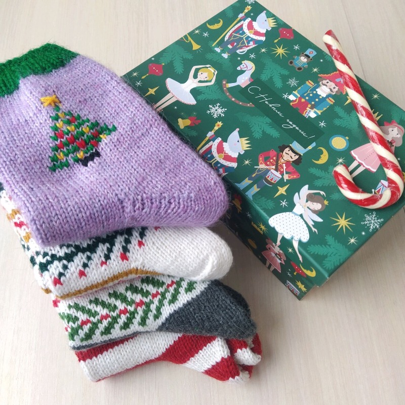 Большой новогодний подарочный набор вязаных носков RussianSocks ручной работы