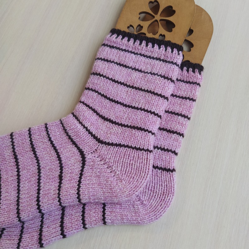 Розовые теплые шерстяные вязаные носки с шоколадными полосками Женский подарок подруге