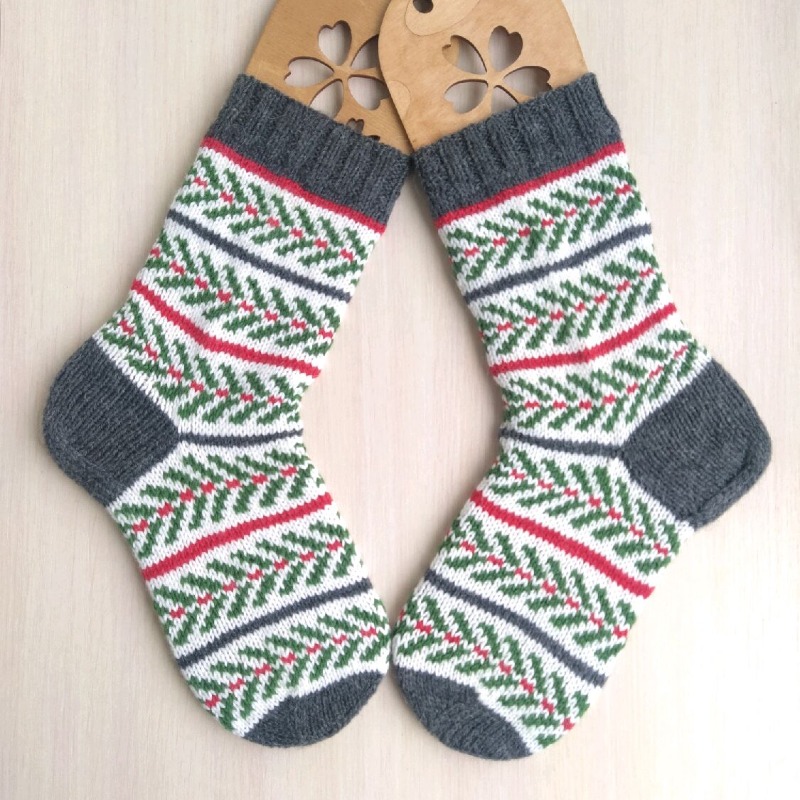 Новогодние шерстяные носки ручной вязки RussianSocks